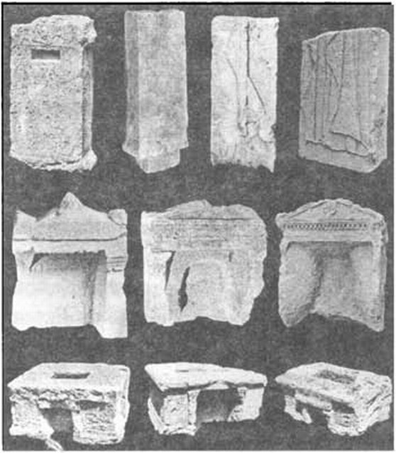 Надгробные памятники из протейхизмы в юго-восточной части Херсонеса. Раскопки И А. Антоновой