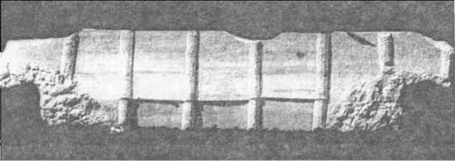 Крышка мраморного саркофага в виде крыши храма из Херсонеса