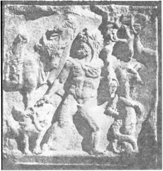 Фрагмент стенки мраморного саркофага II—III вв. н. э. с изображением подвигов Геракла
