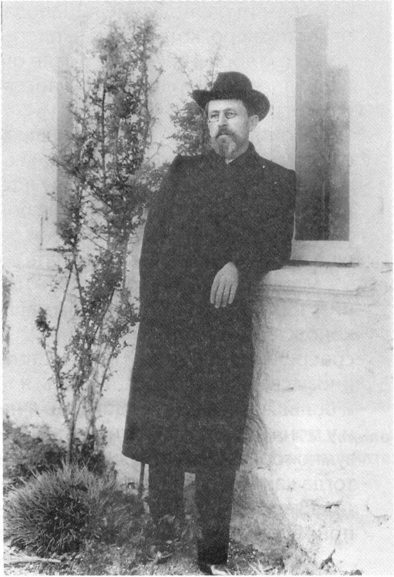А.П. Чехов у окна дома в Ялте