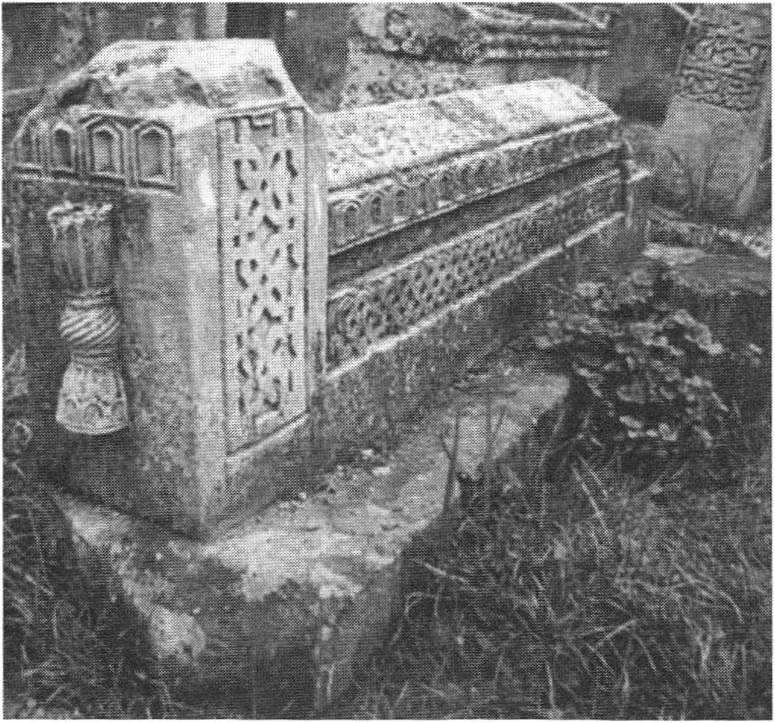Древние надгробия Эски-Юрта. Къасевет, 2010, № 37