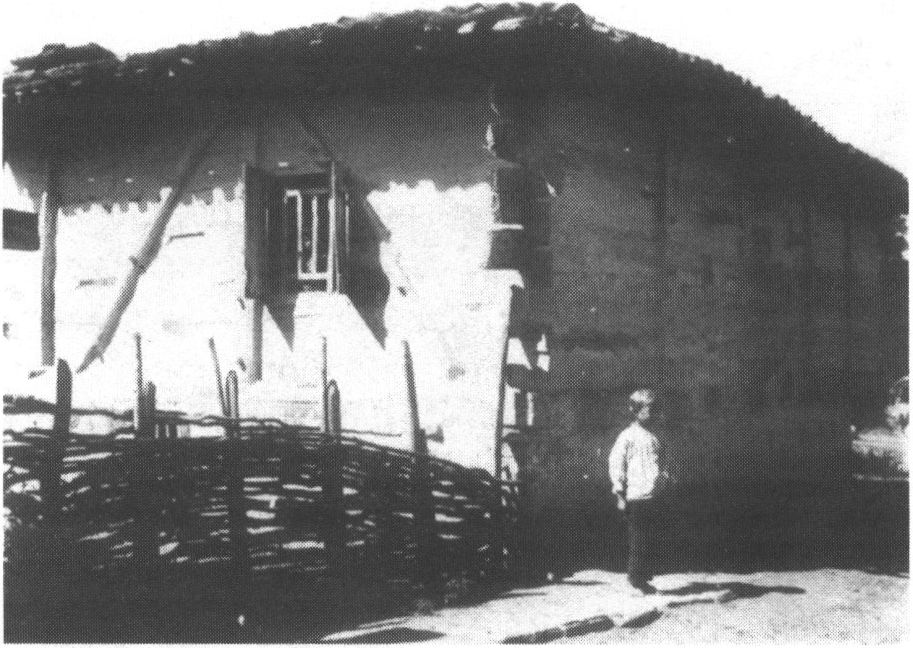 Один из последних сохранившихся домов типа чатма-ёв. Из собрания издательства «Тезис»