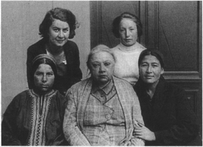 Н.К. Крупская с делегацией женщин Востока