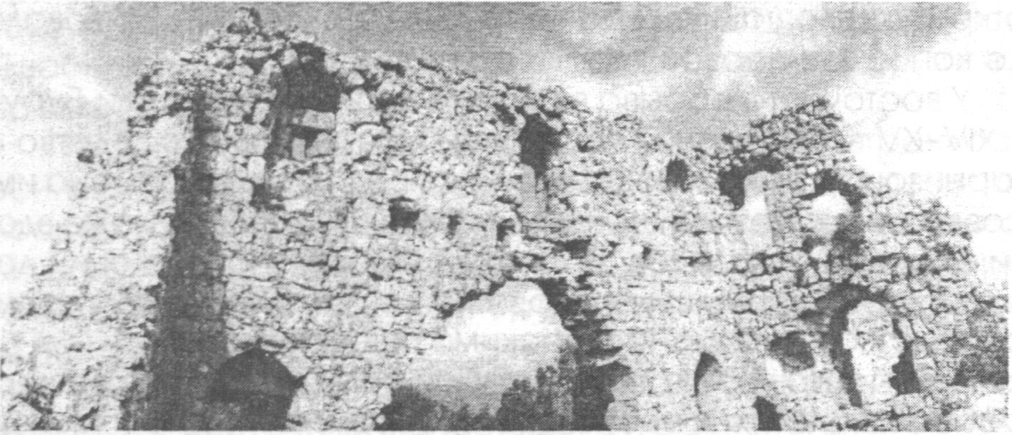 Руины цитадели на Мангуп-кале