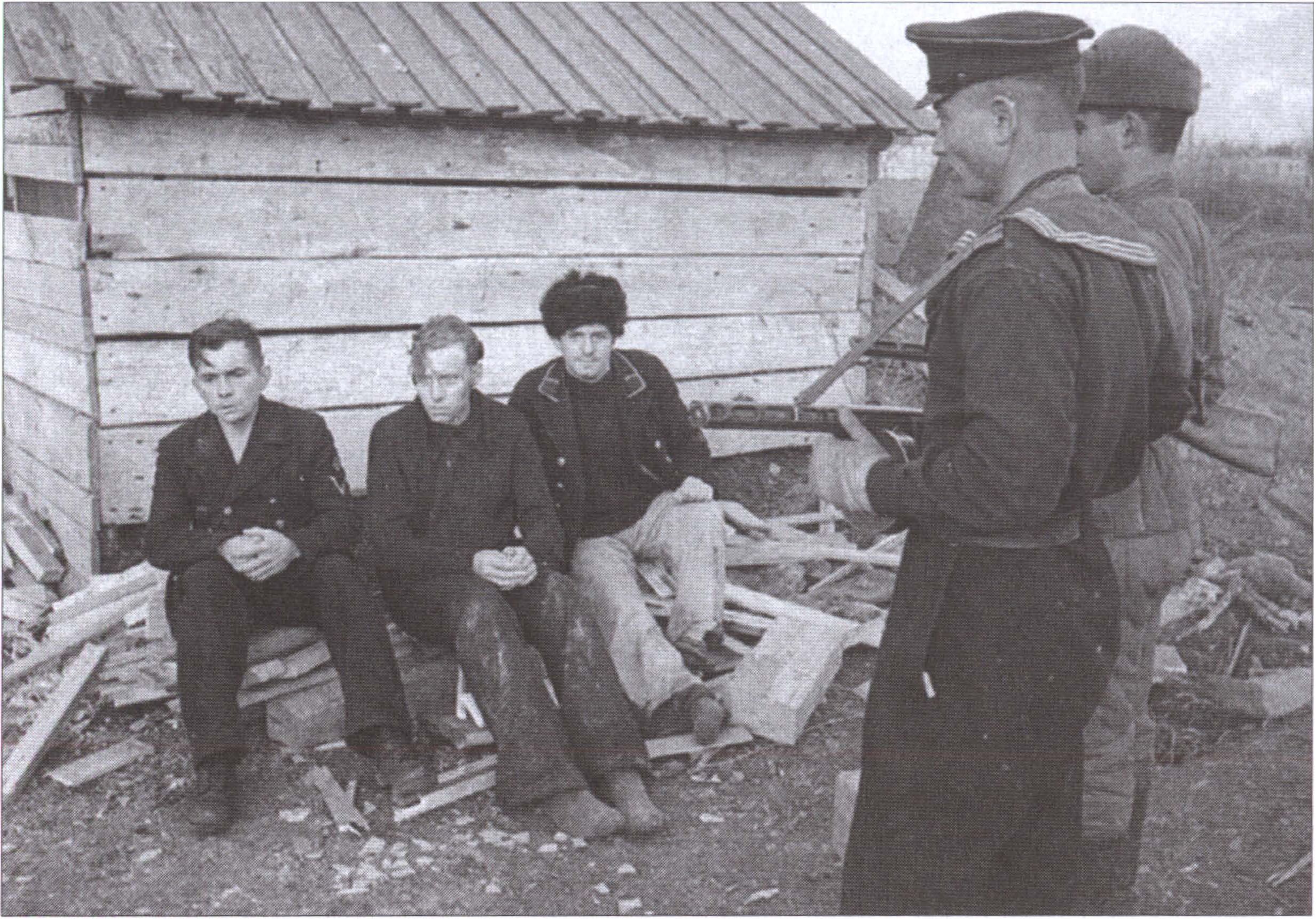 Пленные немецкие моряки под Керчью. 1944 г.
