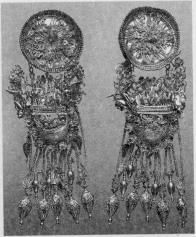 Золотые серьги роскошного стиля. Феодосия. IV в. до н. э.