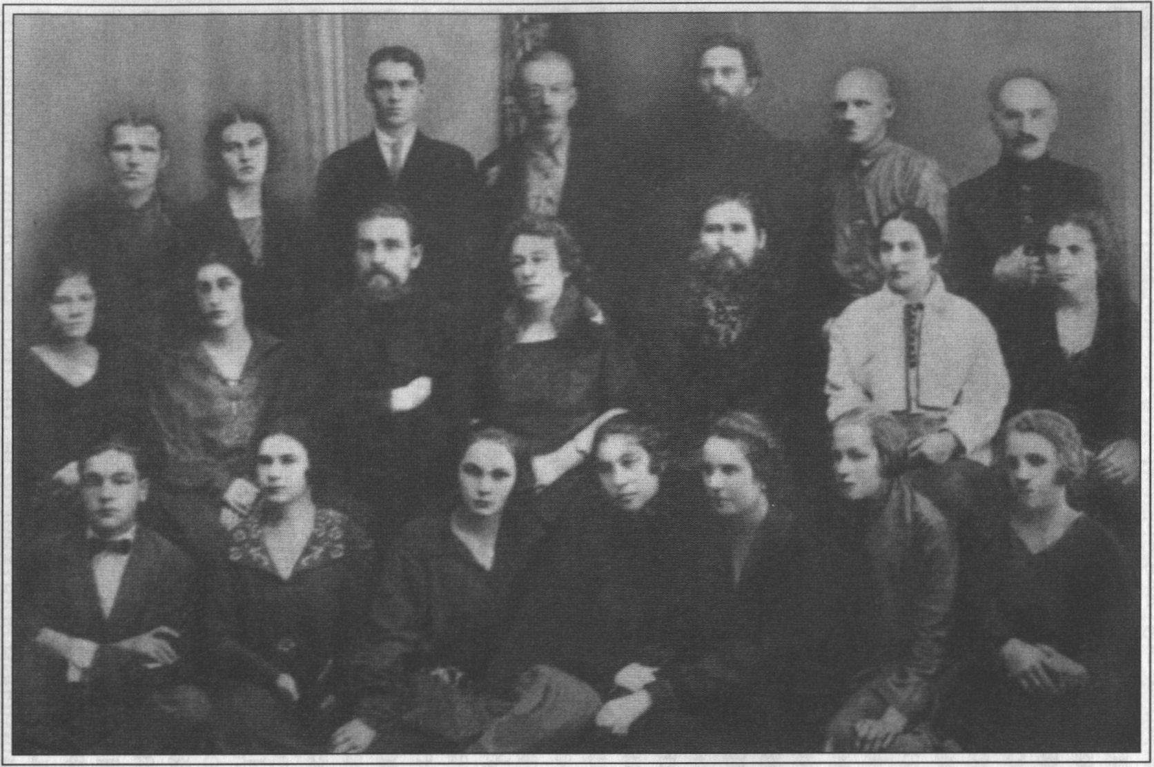 Хор и священники собора. Фото 1920-х годов