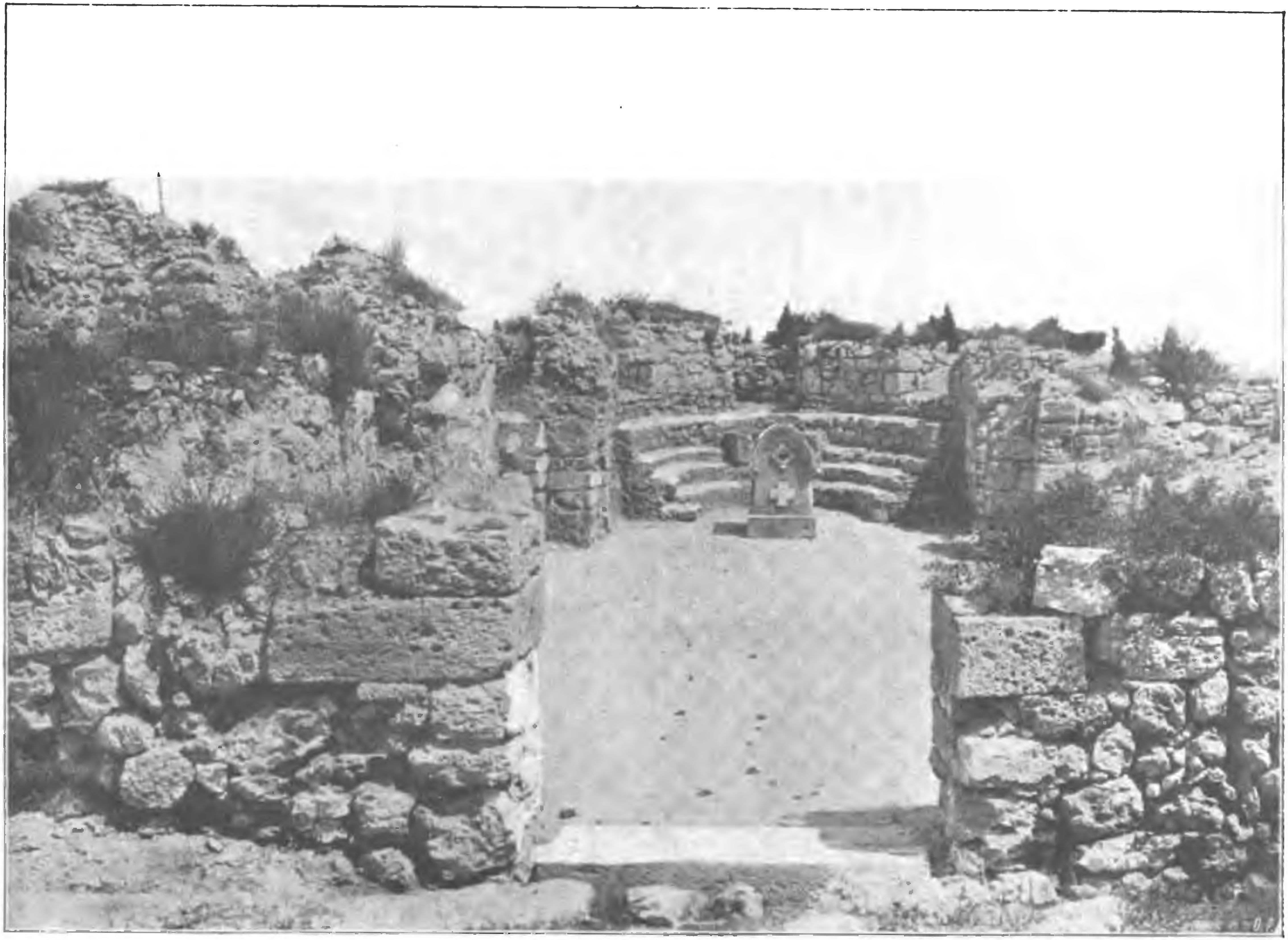 Рис. 55. Вид на внутренность крестообразного храма