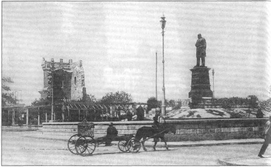 Памятник Императору Александру III и Генуэзская башня. Изд. Суворин