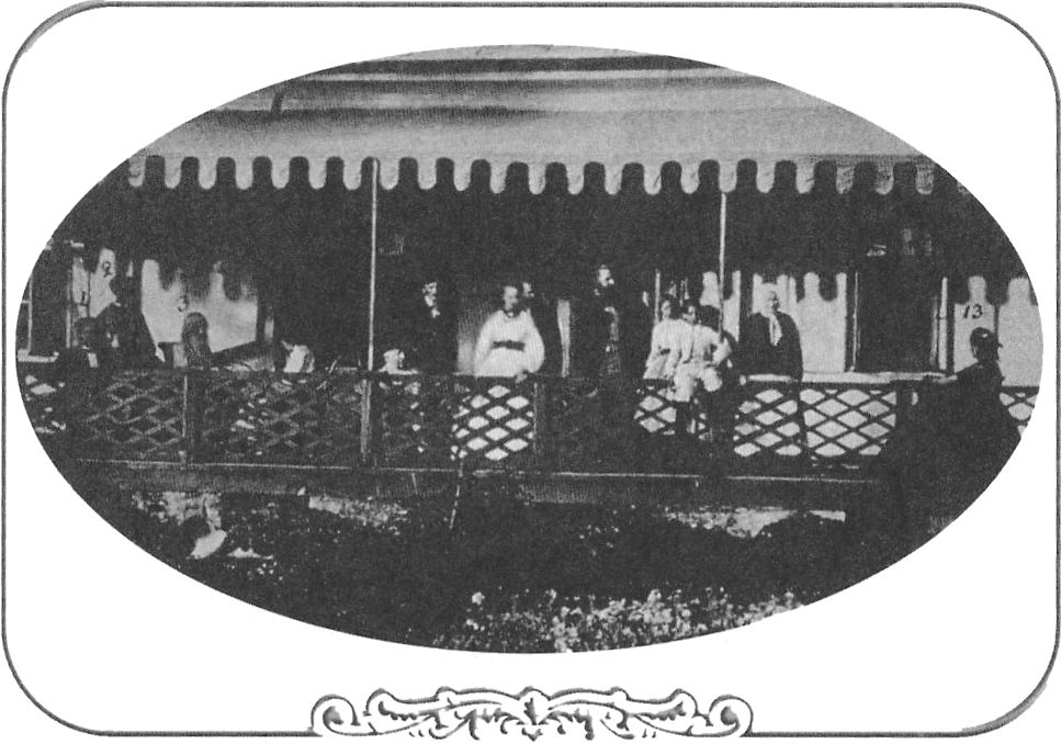 Сергей Григорьевич Волконский в семье дочери Е.С. Кочубей в имении Вороньки. 1859—1865 годы. Неизвестный фотограф