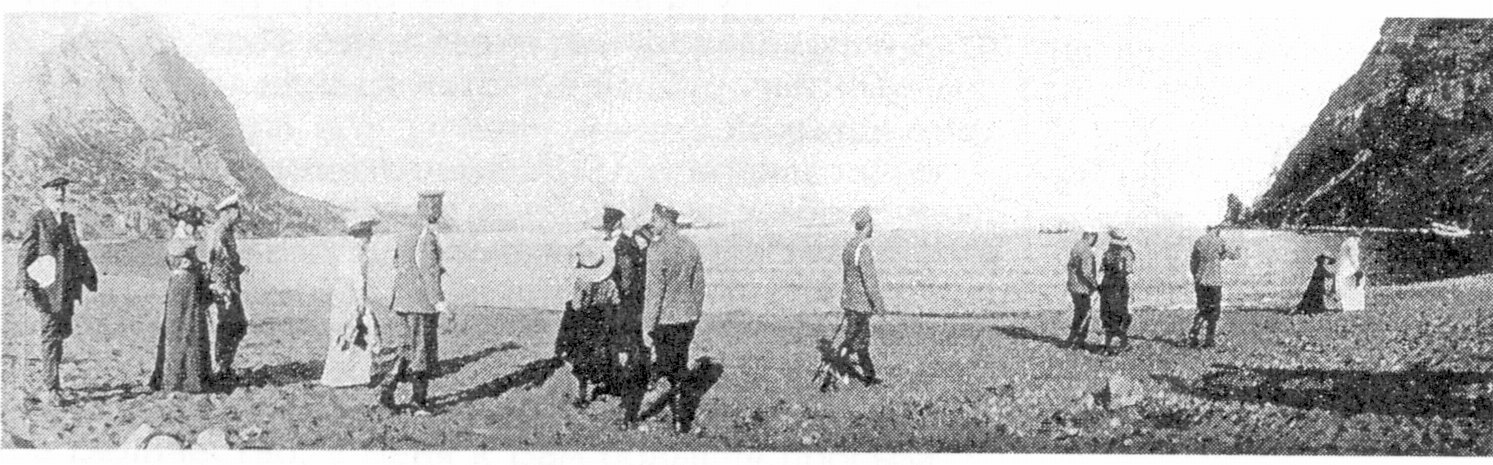 Высочайший приезд в «Новый Свет». Снимок сделан панорамным Кодаком Николаем II. 11 мая 1912 года