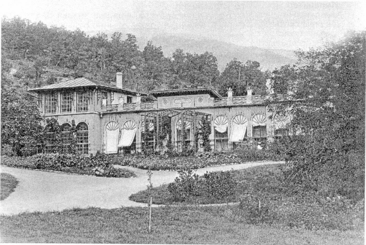 Ливадия. Вид «Оранжереи Потоцкого» в конце 1880-х годов