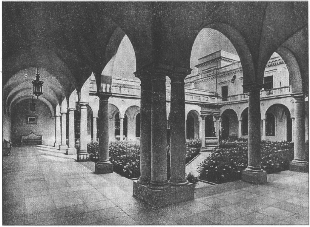 Ливадийский дворец. Внутренний дворик. Фото В.Н. Сокорнова