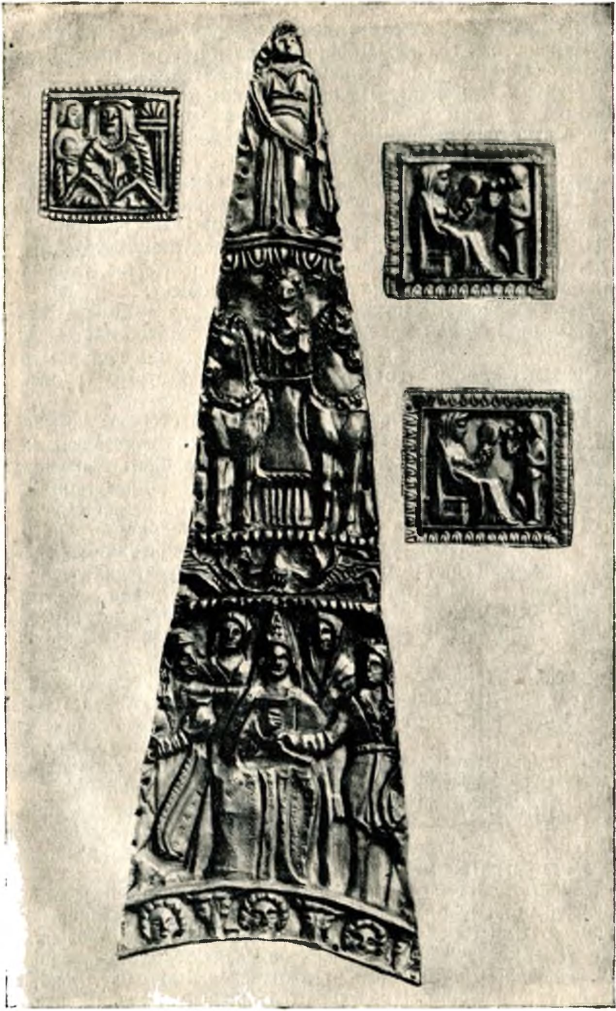 Золотые украшения одежды из курганов Карагодеуашх, Куль-оба и Чертомлык, IV в. до н. э.