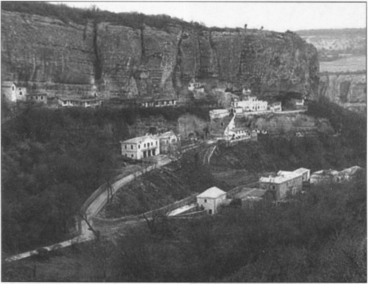 Успенский Бахчисарайский монастырь. Вид с Чуфут-Кале