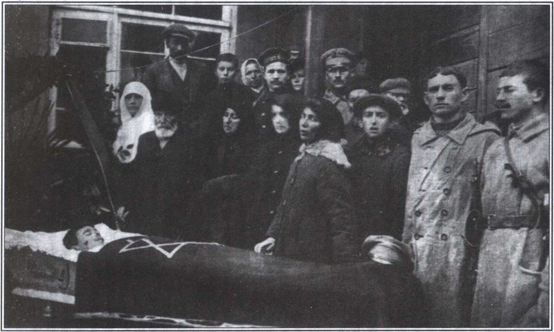 Похороны жертв революции. Бельский убит в Ялте в 1918 г. Фото из фондов ЯИЛМ